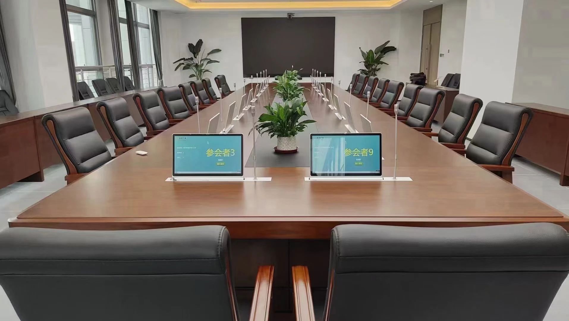 j9国际厅无纸化会议系统工程产品服务于校园会议室！